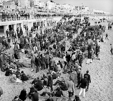 crime_gangs_mods_and_rockers_brighton_1964_1718517.jpg