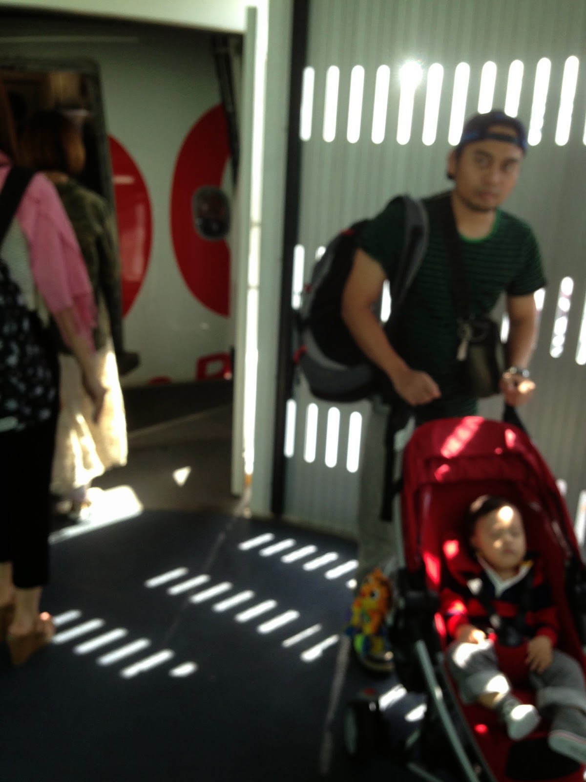 air asia boleh bawa stroller