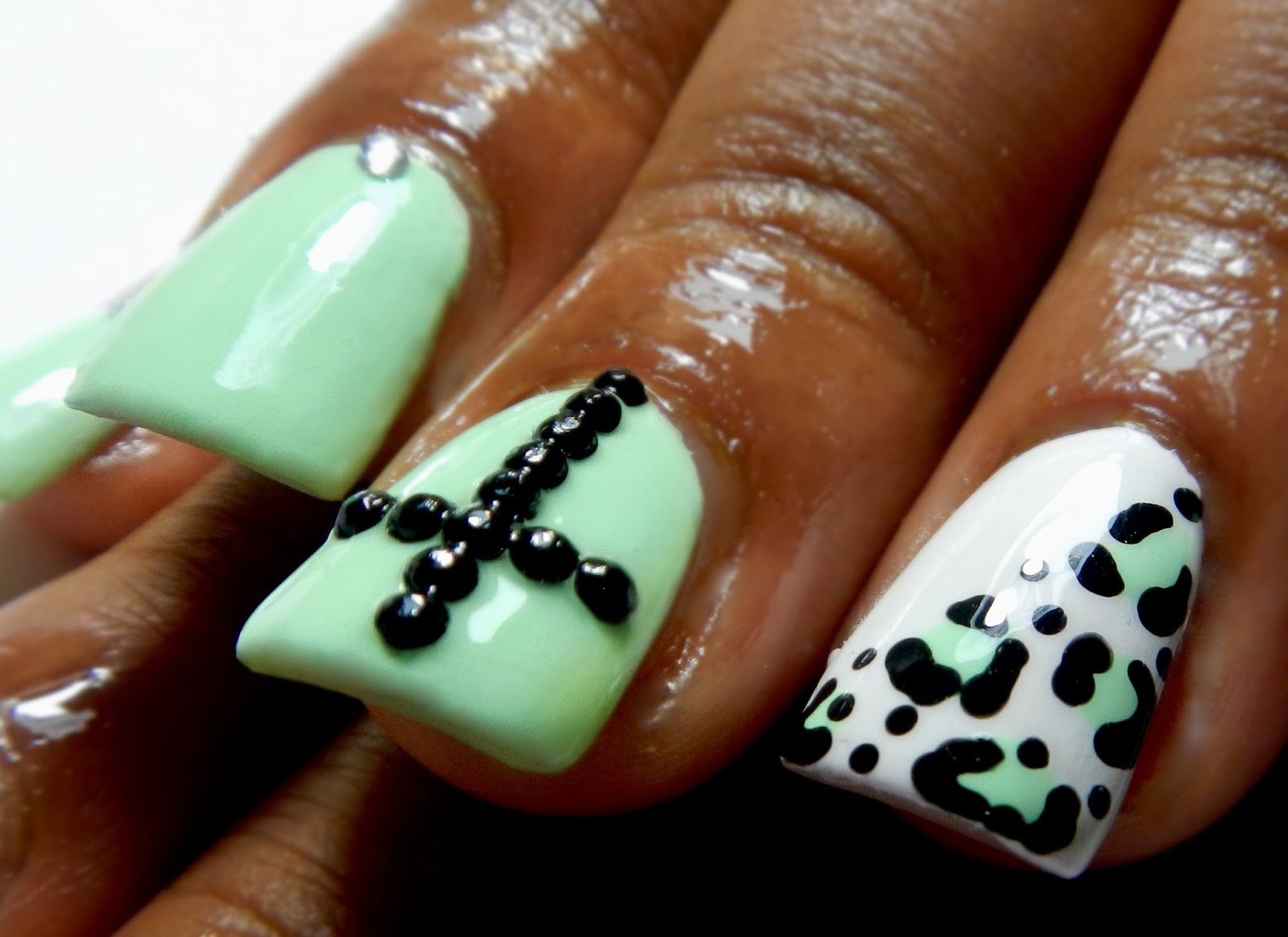 Plenty Of Pretty Cheetah/Leopard Print Mint Green Nails