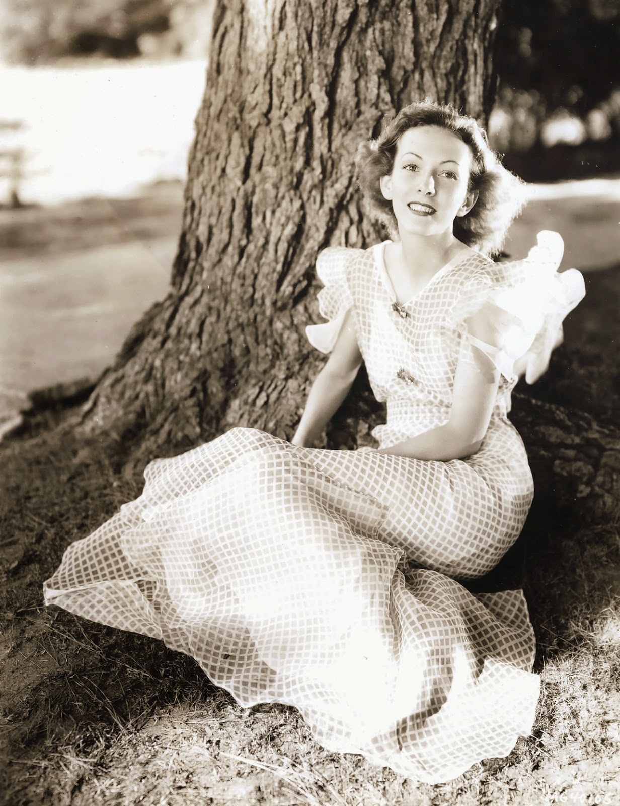 Fascinating Historical Picture of Karen Morley in 1935 