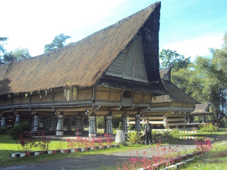 Download this Rumah Bolon Pematang Purba Merpaka Objek Wisata Budaya Dan Sejarah picture