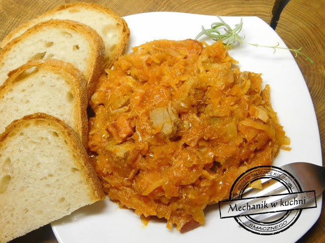 bigos z kiszonej kapusty na żeberkach z kiszonej kapusty i słodkiej z kiszonej kapusty kuroń bigos polski przepis bigos z kiszonej kapusty pieczony staropolski z kiszonej kapusty magdy gessler catering Pszczyna dartpol kucharz szef kuchni 