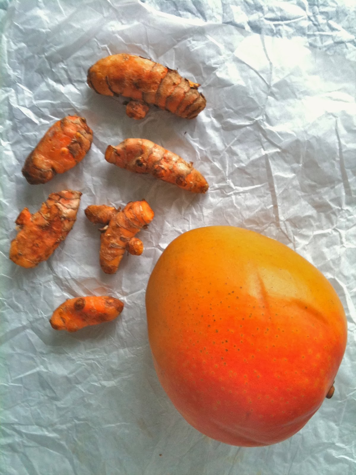 Passionately Raw! Mango and Turmeric Smoothie