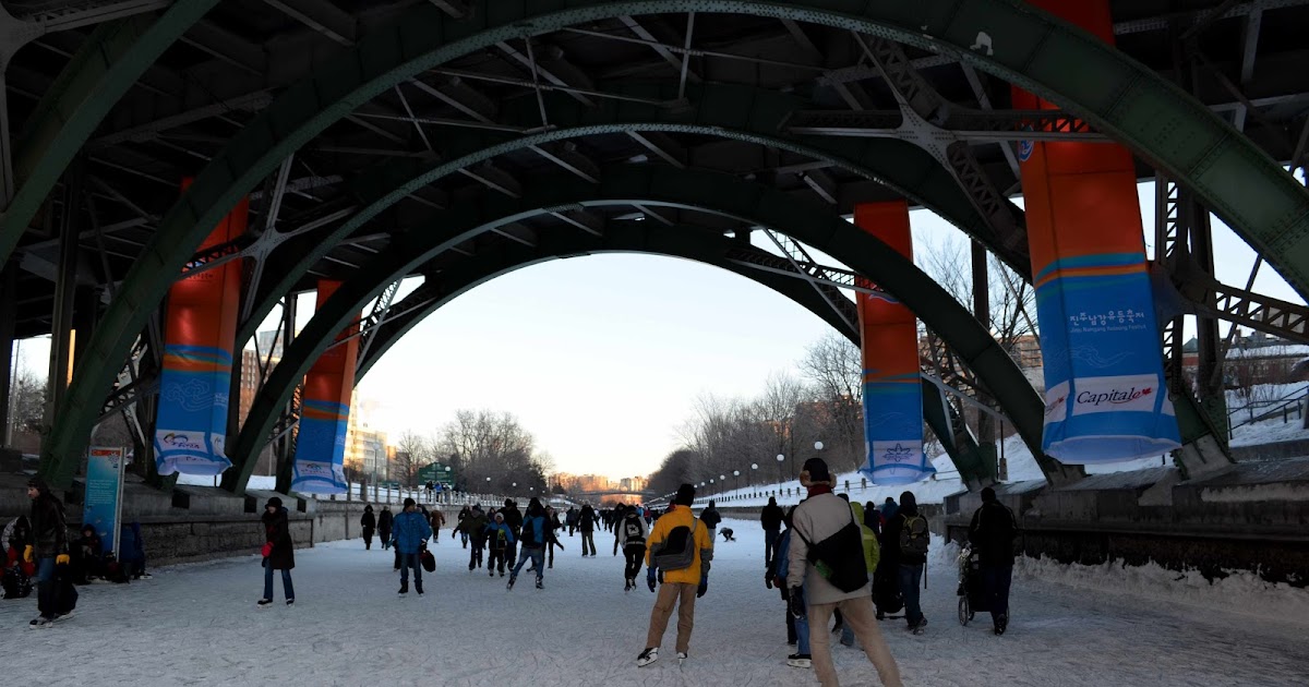 Skating on the Rideau Canal — Bisous des Caribous
