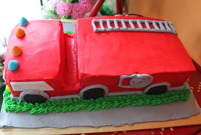 Bomba truck cake