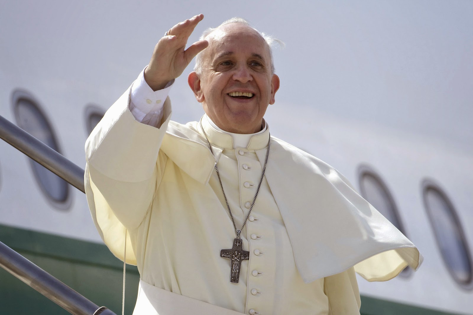 Philippine Airlines to Carry Pope Francis in January, Travel Disruptions Expected