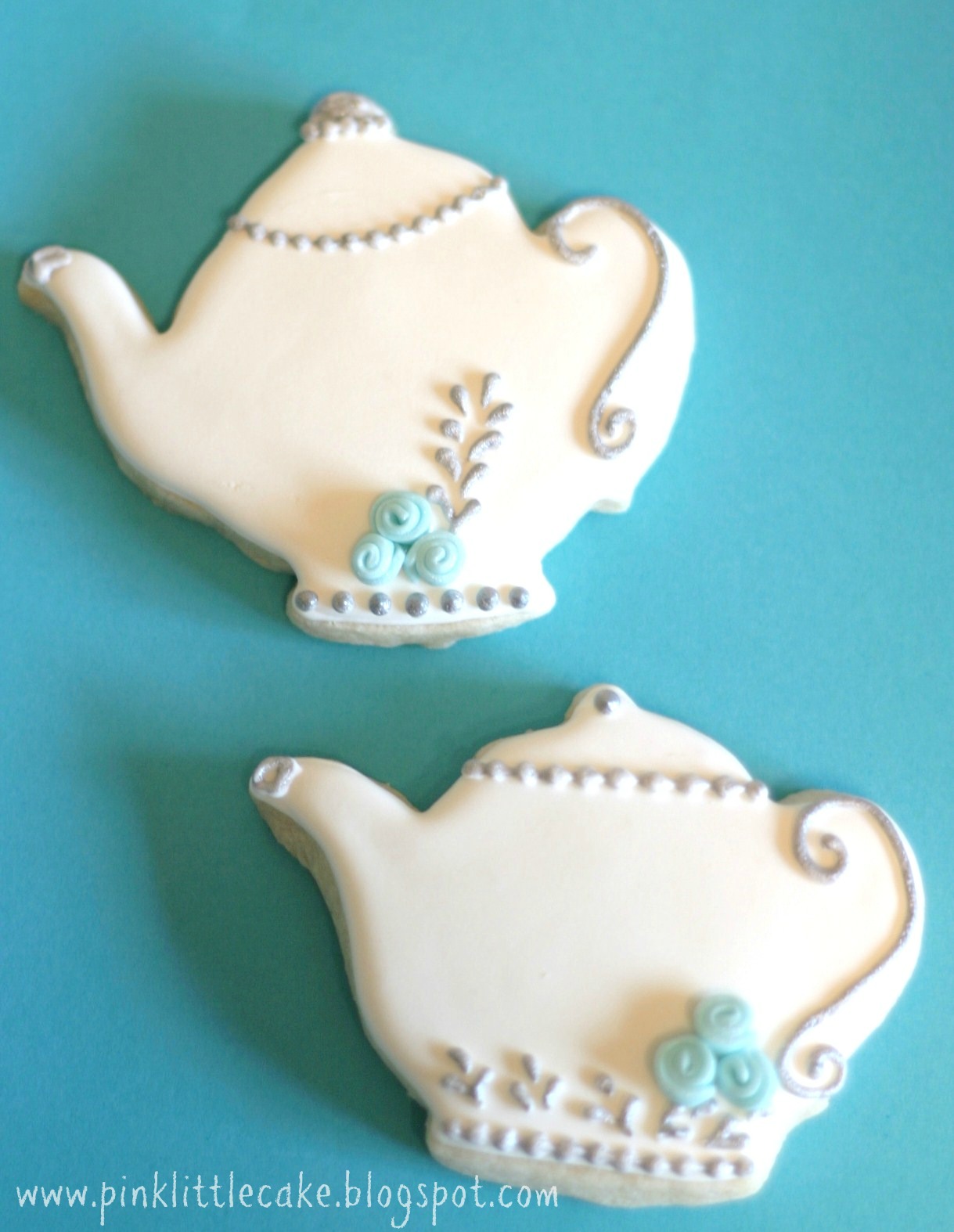 Pink Little Cake Tea Pot CookiesUsing Luster Dust and Fondant Mini Roses