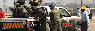 Família sequestra agente da polícia que baleou jovem na Beira Família sequestra agente da polícia que baleou jovem na Beira