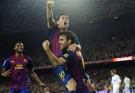 messi junto a cesc fabregas