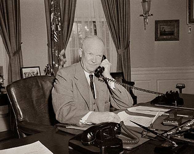 Amazing Historical Photo of Dwight Eisenhower in 1954 