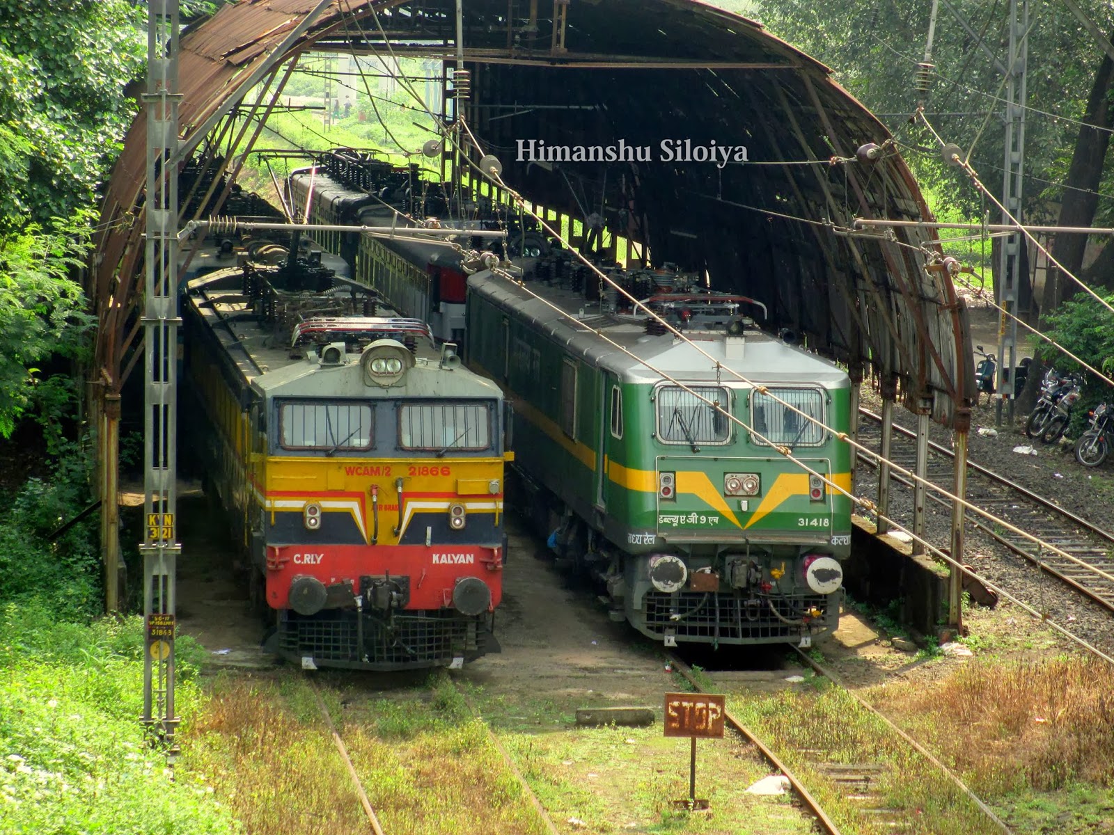 Indian Jam Packed view of Kalyan ETS[Electric Trip Shed