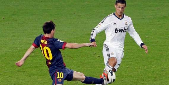 5 Keunggulan Ronaldo dari Messi 5 Keunggulan Ronaldo dari Messi