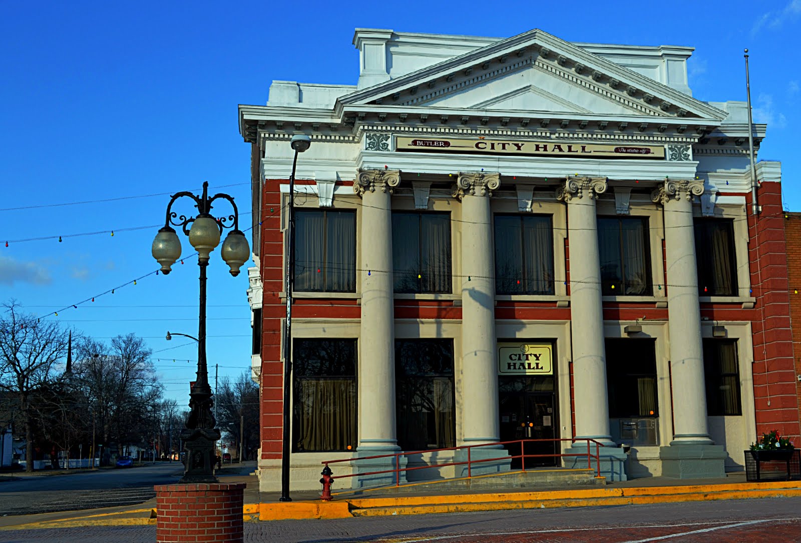Hip Suburban White Guy Butler, MO