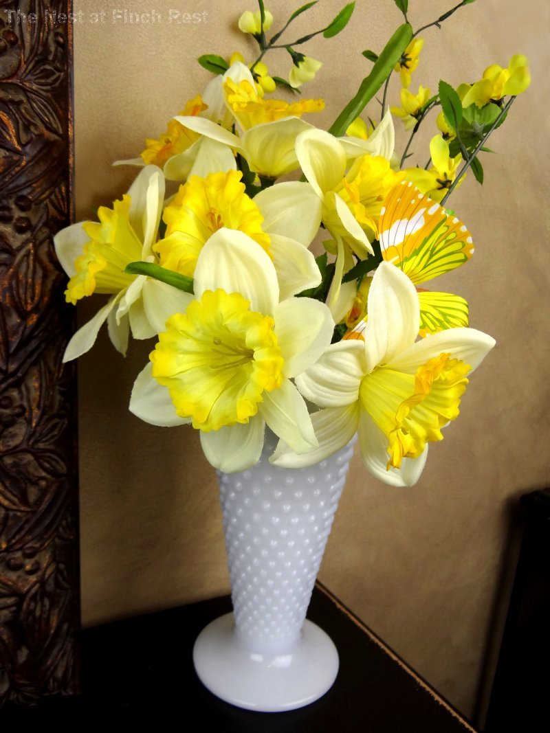 The Nest at Finch Rest Daffodils for Fresh Cut Friday!