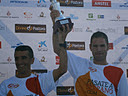 carlos  y yo recogiendo titulo de campeon por equipos marathon de valencia