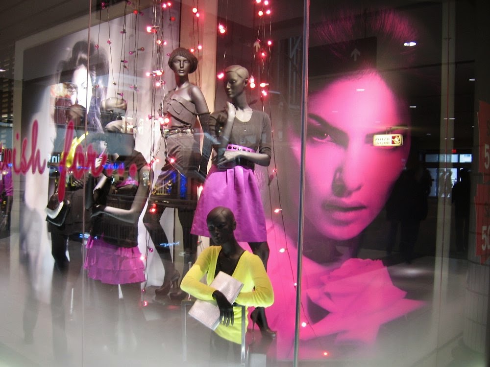 Happy holidays: a little tour of my brain, part 12 Happy Holidays: A Little Tour of My Brain, Part 12 - Christmas Window