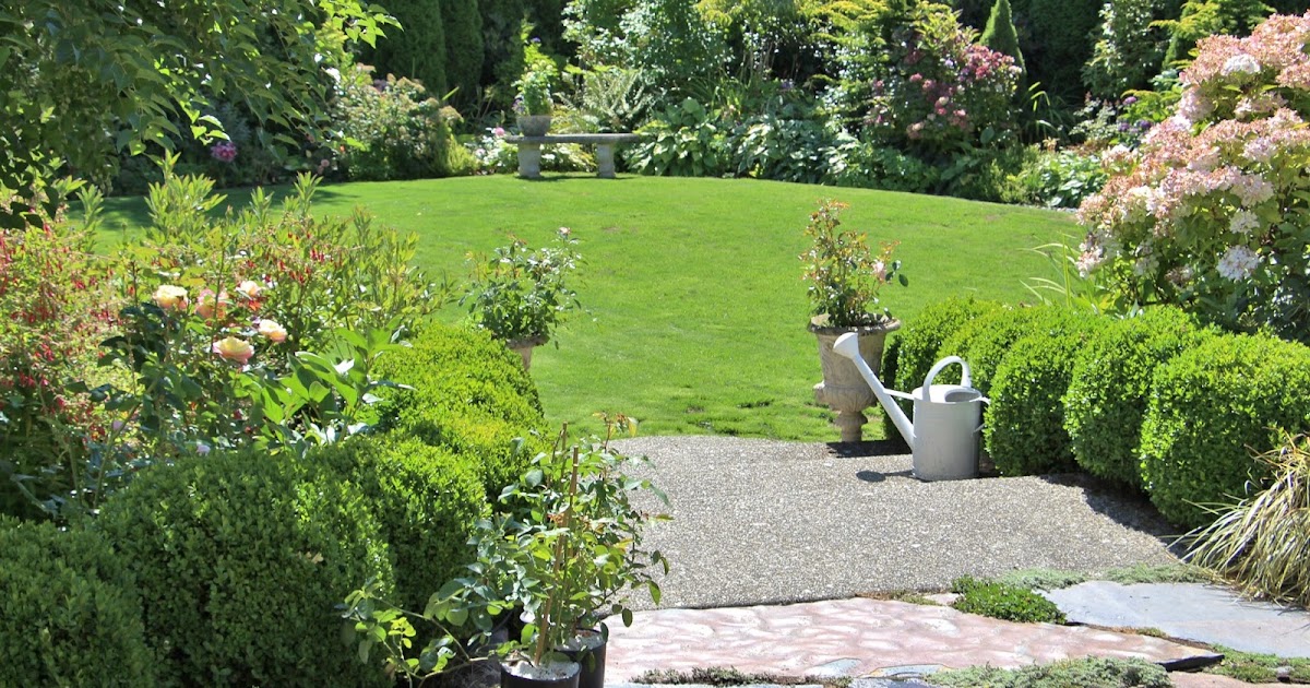 Fishtail Cottage Fishtail Cottage Garden 7/27/15