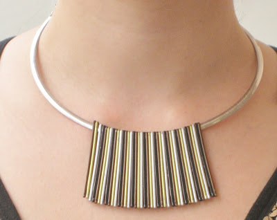 collares con horquillas