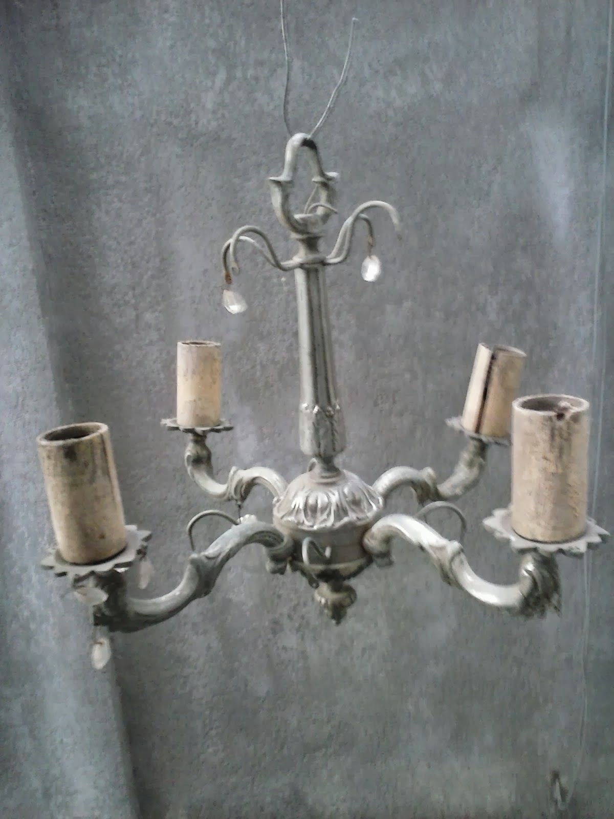 Venta de antiguedades: Antigua araña de bronce