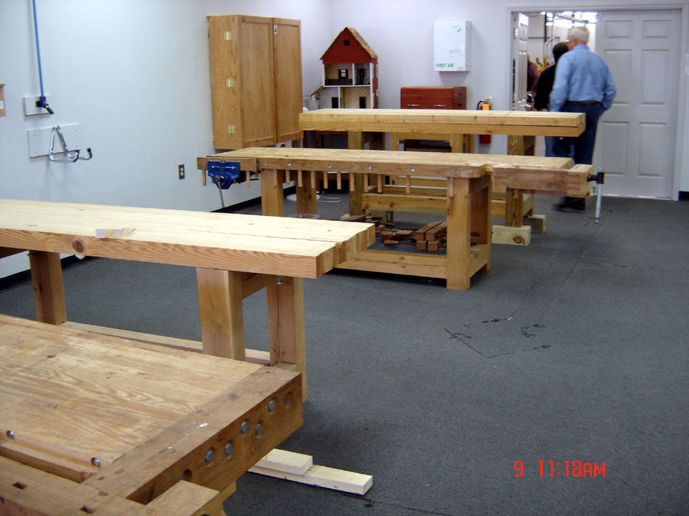 Modern Woodworking April 2013