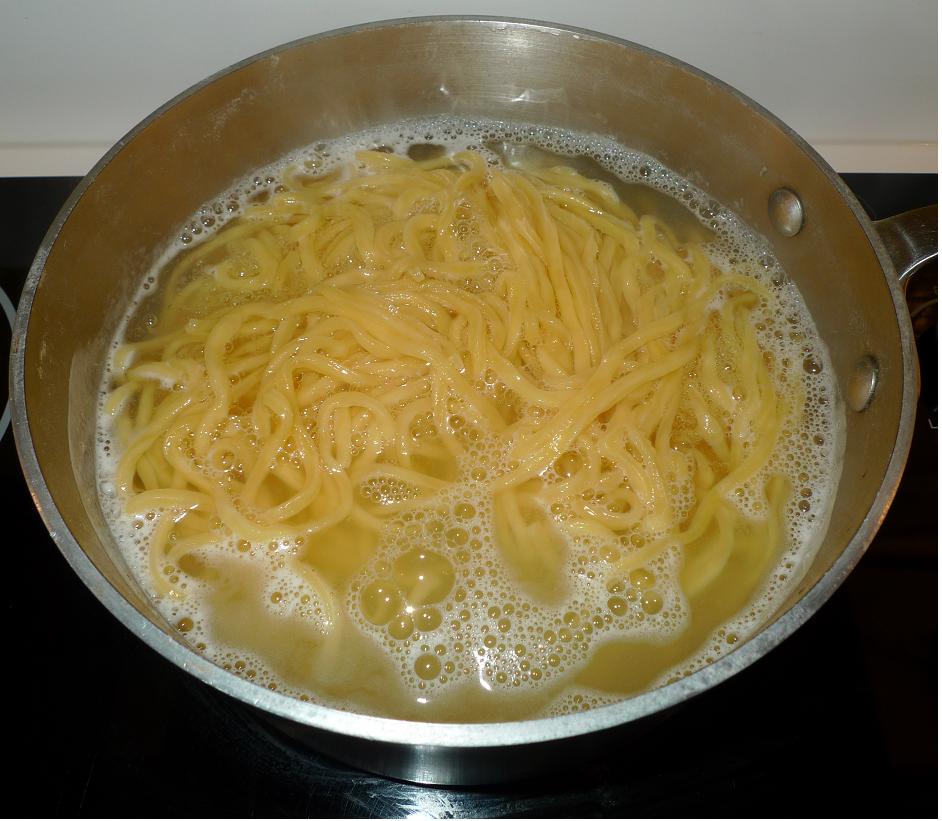 Amporn's Thai Kitchen Vegetarian Stir fried yellow noodle