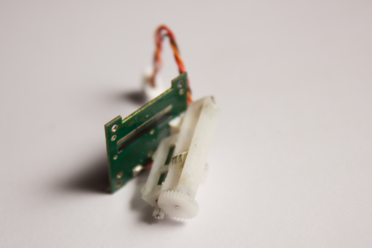 mCPX 130X nCPX shakes? How to clean Blade linear servos RCLab.info