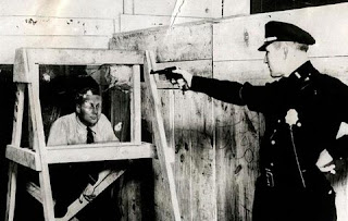 1931 yılında New York`un en iyi nişancı polisi tarafından test edilen kurşun geçirmez cam.