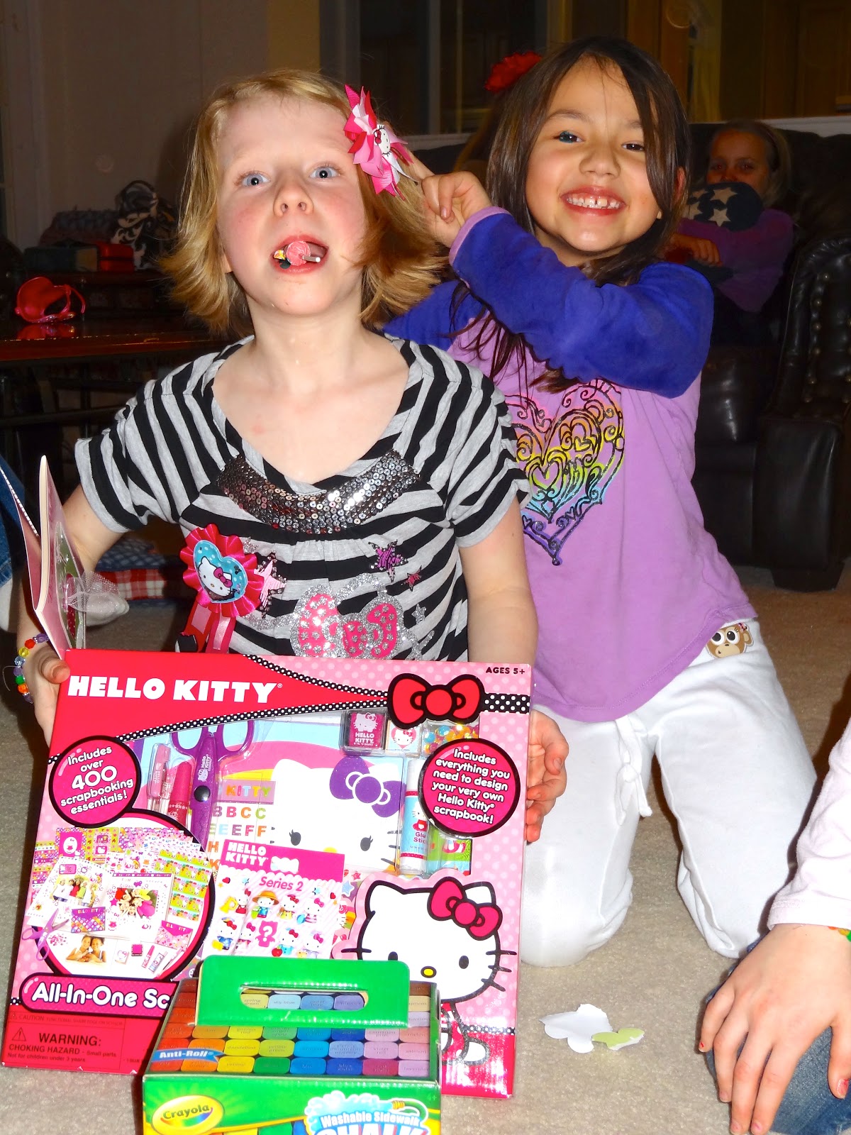NEW Hello Kitty All-in-One Scrapbook Kit with Over 400 Essentials