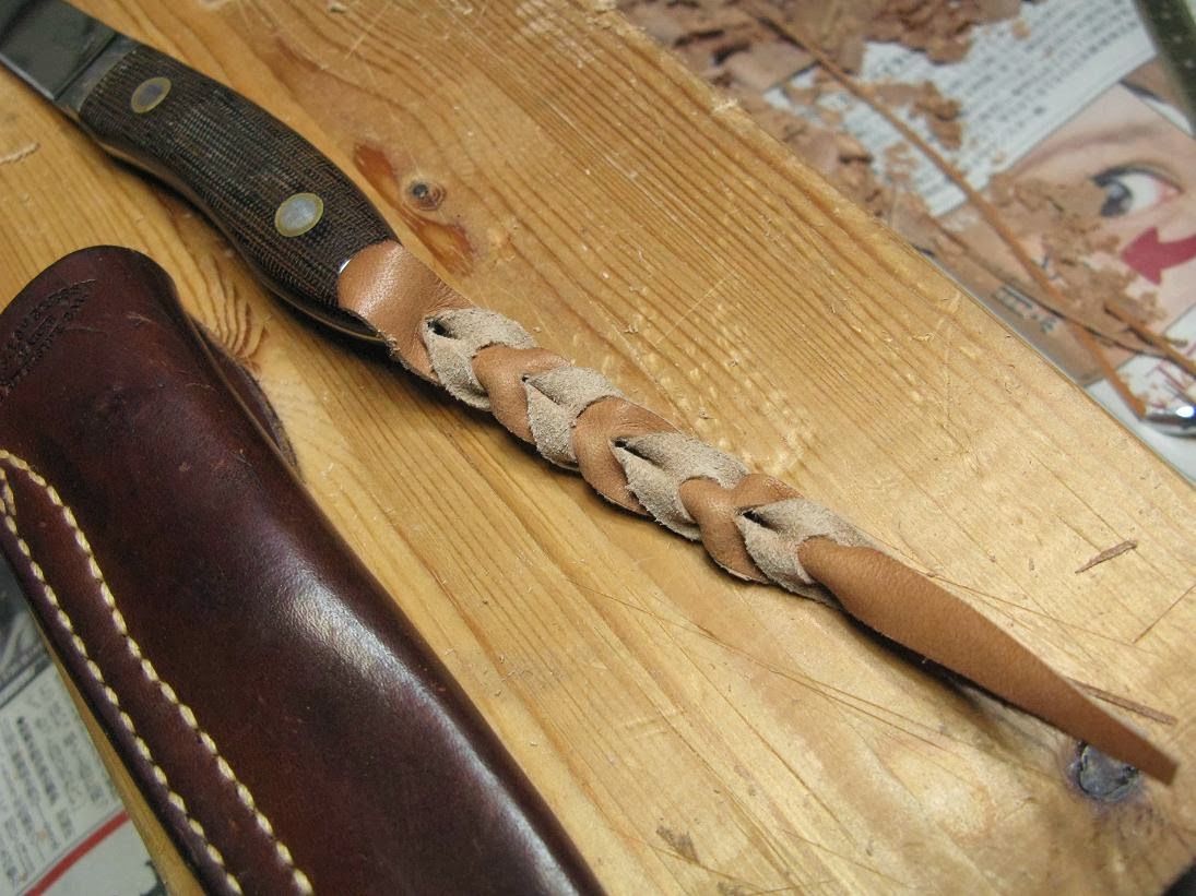 ものずきな人 革紐作る