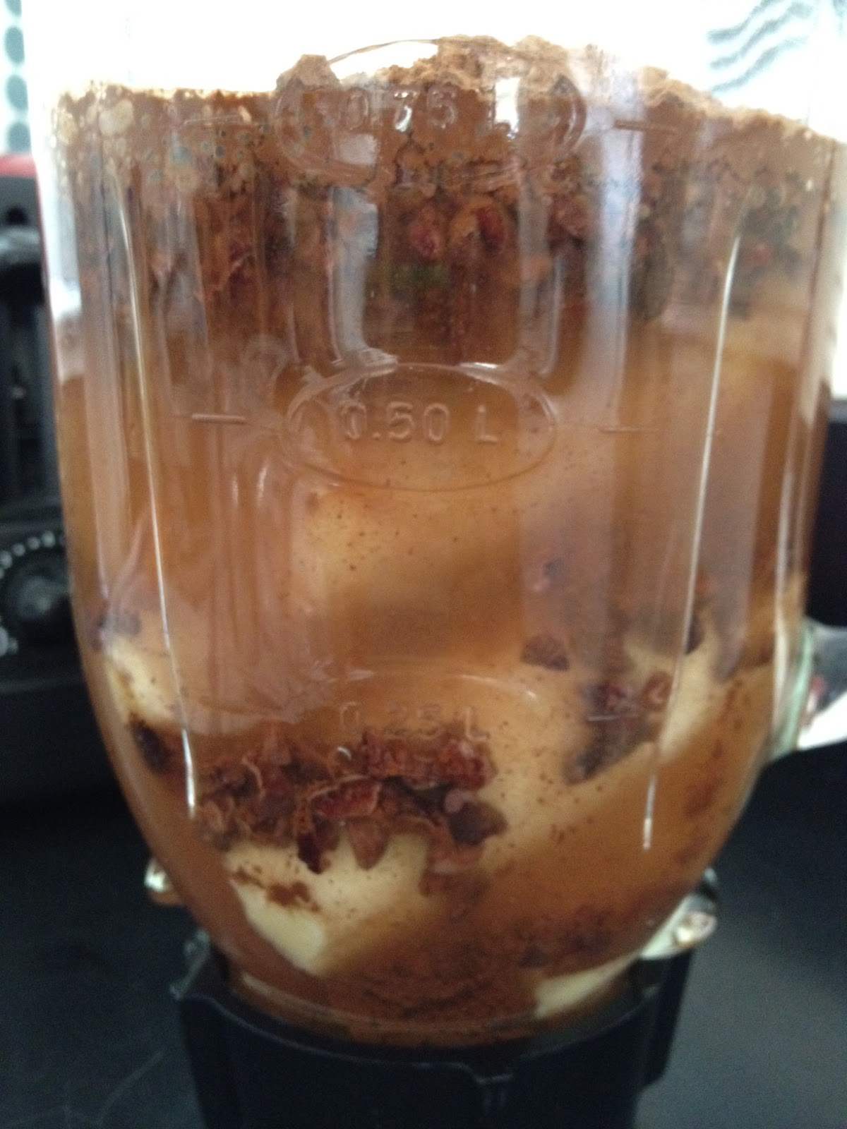 The Full Plate Blog: chocolate-banana smoothie... and ...