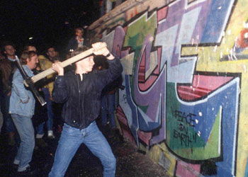 Nabil Aizat Bin Abdul Rahman Crossing The Berlin Wall