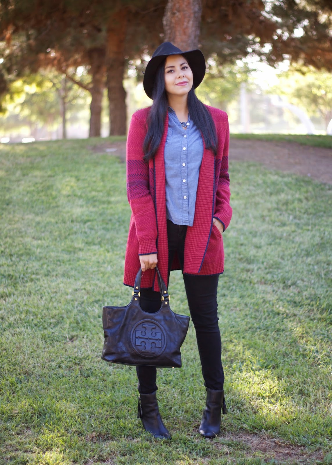 cabi clothing blogger, sweater cabi, cabi clothing sweater, how to wear a cozy knit, sweater outfit, cabi outfit, how to wear a chambray, chambray outfit, target felt fedora, how to wear a felt fedora