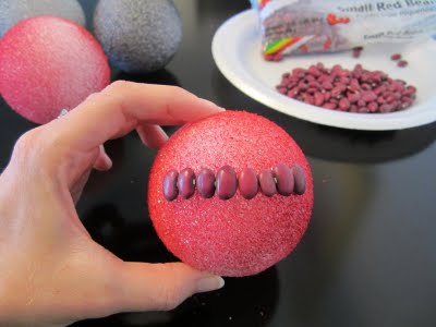 decoro sin decoro: Hacer bolas decorativas