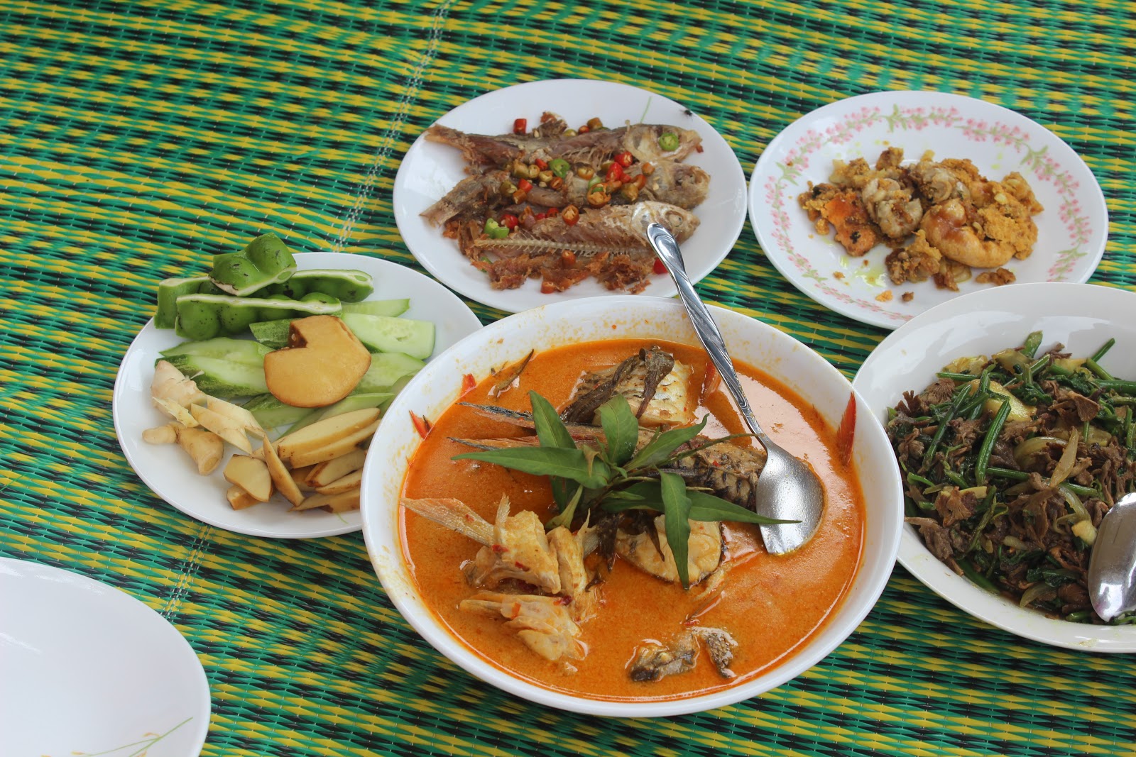 dari jendela che dai...: Pakej Murah - Nasi Lauk Kampung Dalam Taman