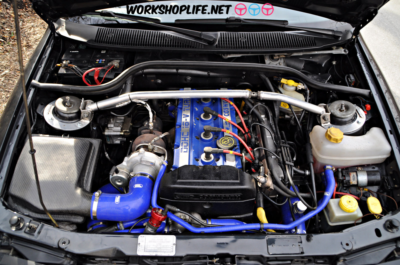 [Immagine: Engine_cosworth_2.jpg]