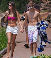 Jealous Justin Bieber Fans hate Selena Gomez For Beach Romance