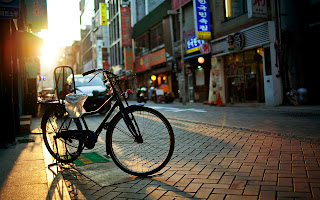 Vintage Bicycle Asian Street Cityscape Photography HD Wallpaper