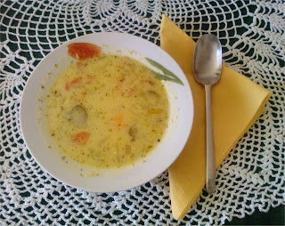 Zupa ogórkowa z... patatami Zupa ogórkowa z... patatami