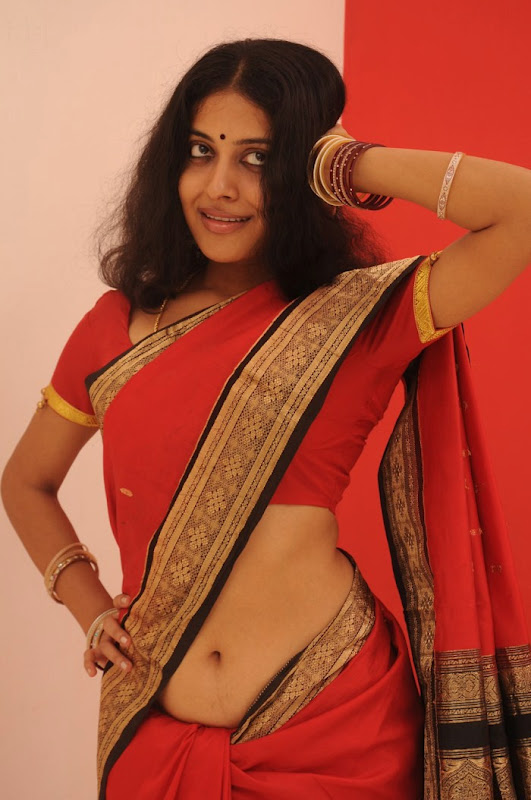 Desi Mallu Aunty Open Blouse Without Saree Still