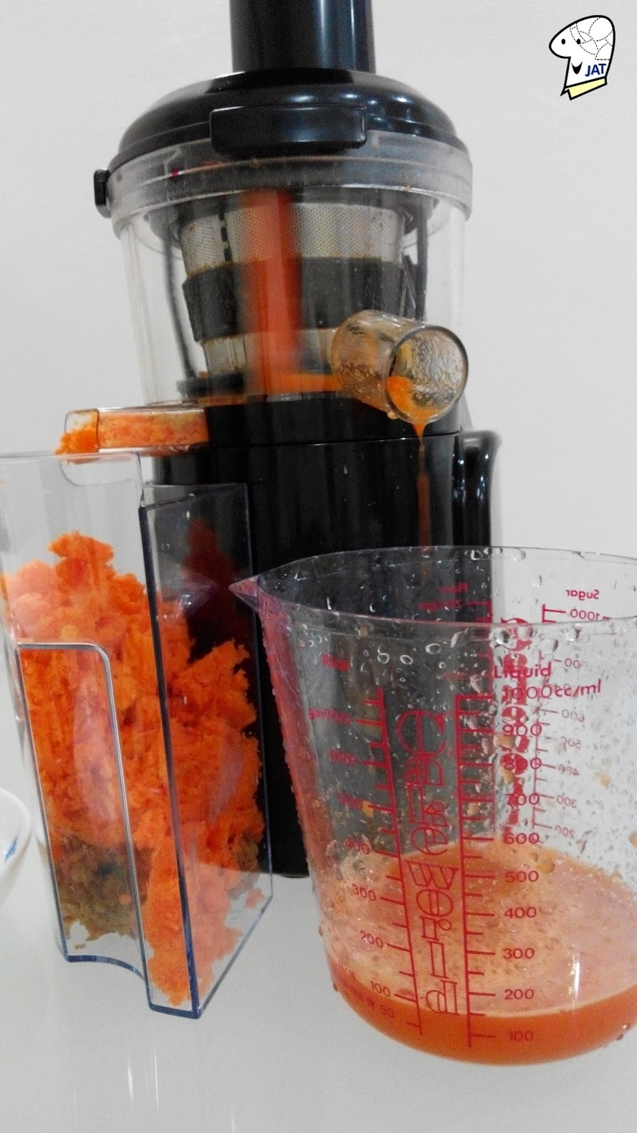 Bayers Dual Stage Slow Juicer, juicing and pulp produced.