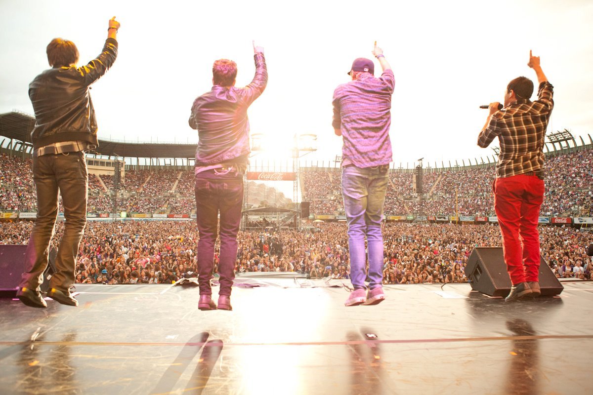 http://2.bp.blogspot.com/-VcWcW-rulVs/TvwHLBLpbqI/AAAAAAAACCk/UDoy4En-R8Q/s1600/Big-Time-Rush-concert-in-Mexico-City-fans-big-time-rush-25915174-1200-800.jpg