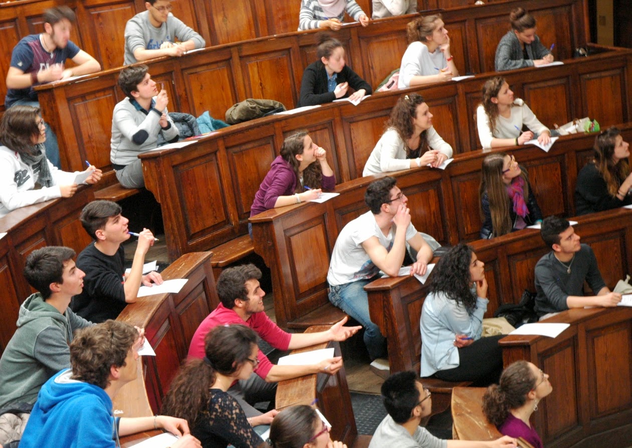 Studenti piemontesi alle Olimpiadi delle Neuroscienze, durante la prova locale delle del 21 febbraio Studenti piemontesi alle Olimpiadi delle Neuroscienze, durante la prova locale del 21 febbraio