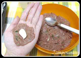 Receita de Almondega recheada com requeijão cremoso Receita de almondega