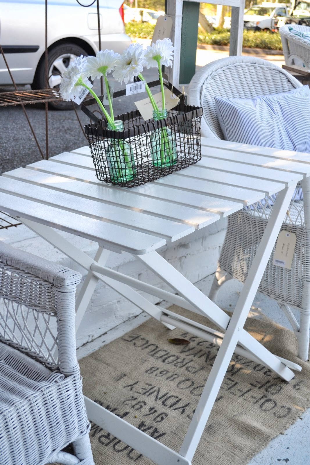 Chalk Paint™ Gold Coast Paint Me White