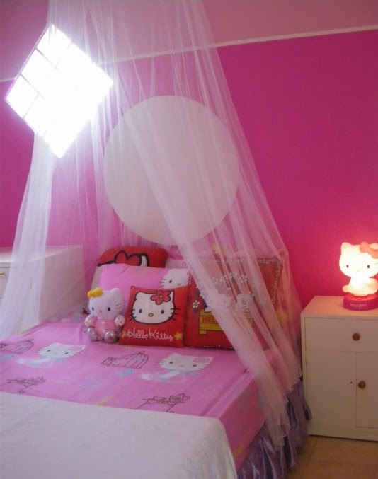 Desain Kamar Tidur Hello Kitty