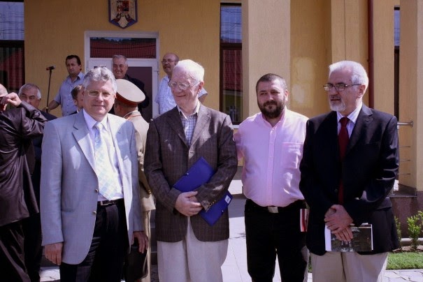 25 mai 2011 - Cu prof. univ. Octavian Lazăr Cosma, Vasile G. Dâncu și prof. univ. Vasile Boari