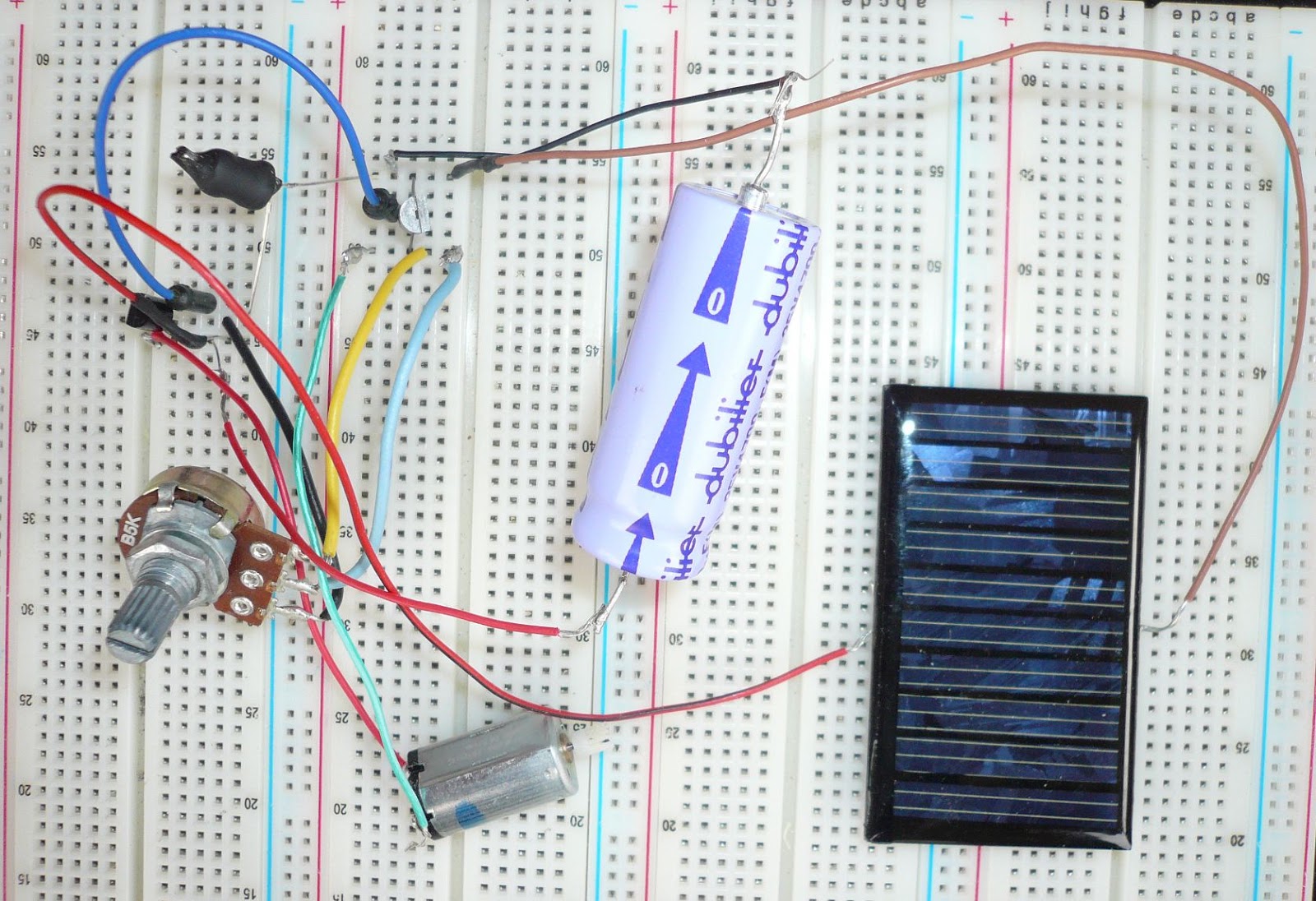 Électronique en amateur: Moteur électrique alimenté par énergie solaire  (2): la solution FLED