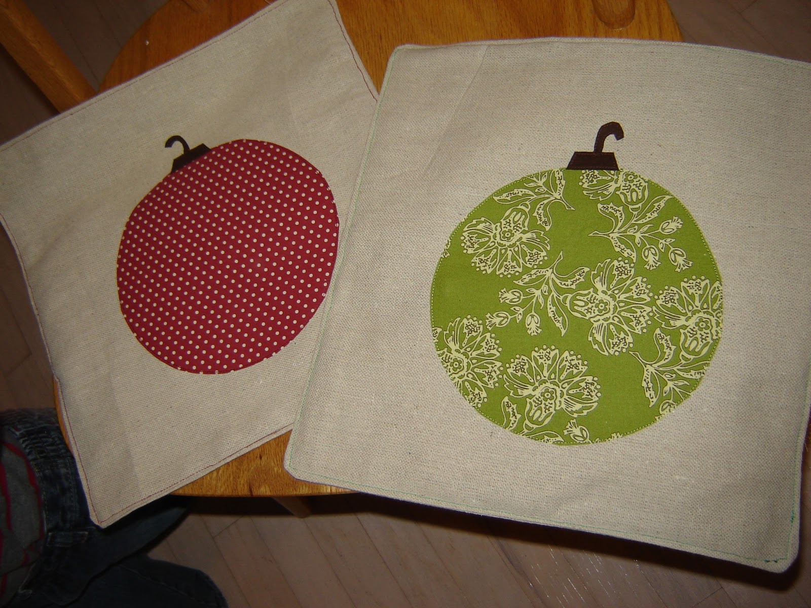 The Pretty Life christmas crafts pillow slipcovers