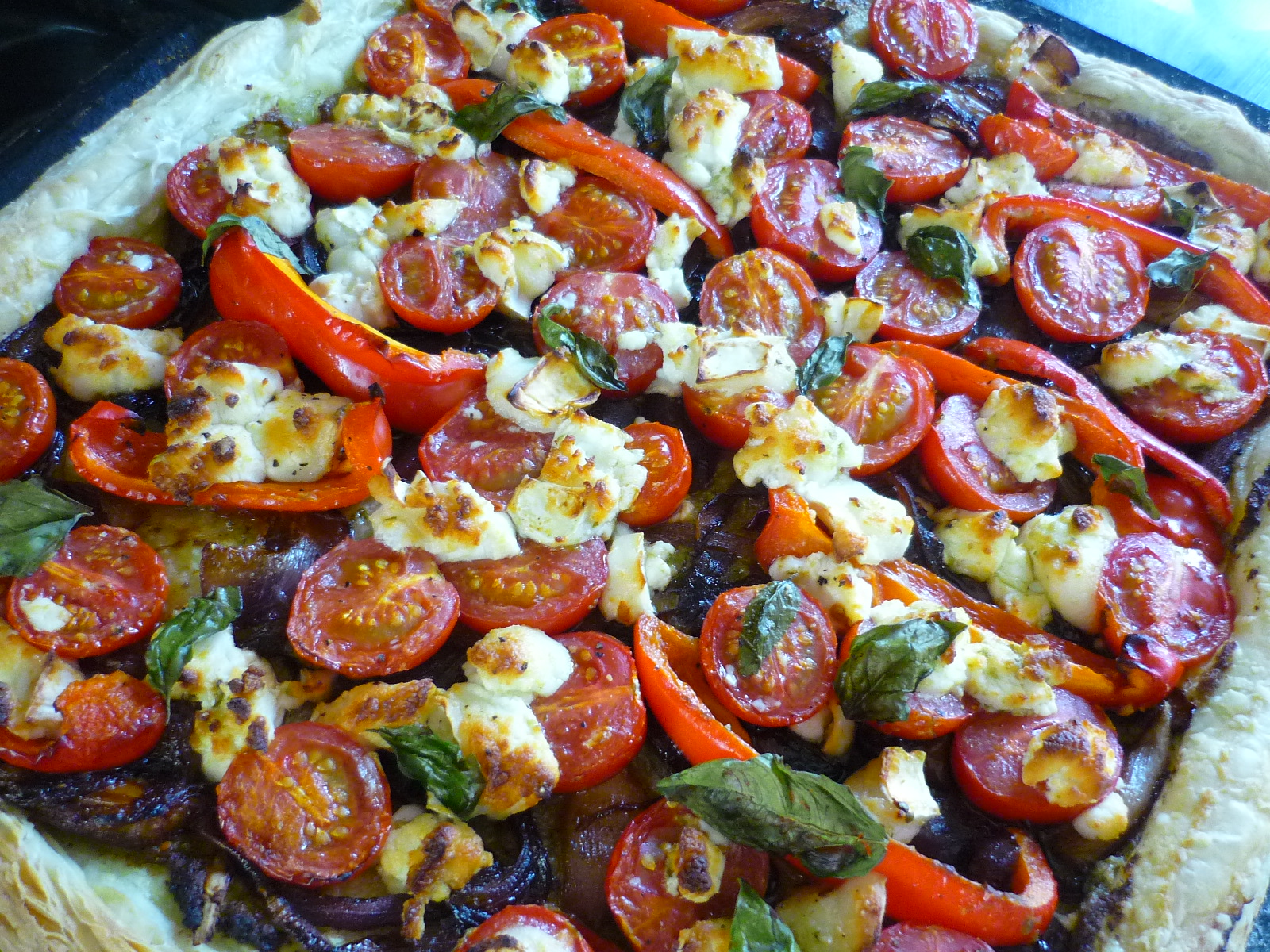 KnitKnatKnotUK Goats cheese, cherry tomato and caramelised red onion tart