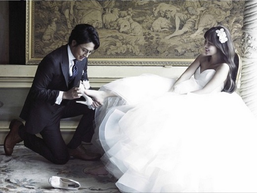 Han Jae Suk and Park Sol Mi’s wedding photos revealed | Daily K Pop News